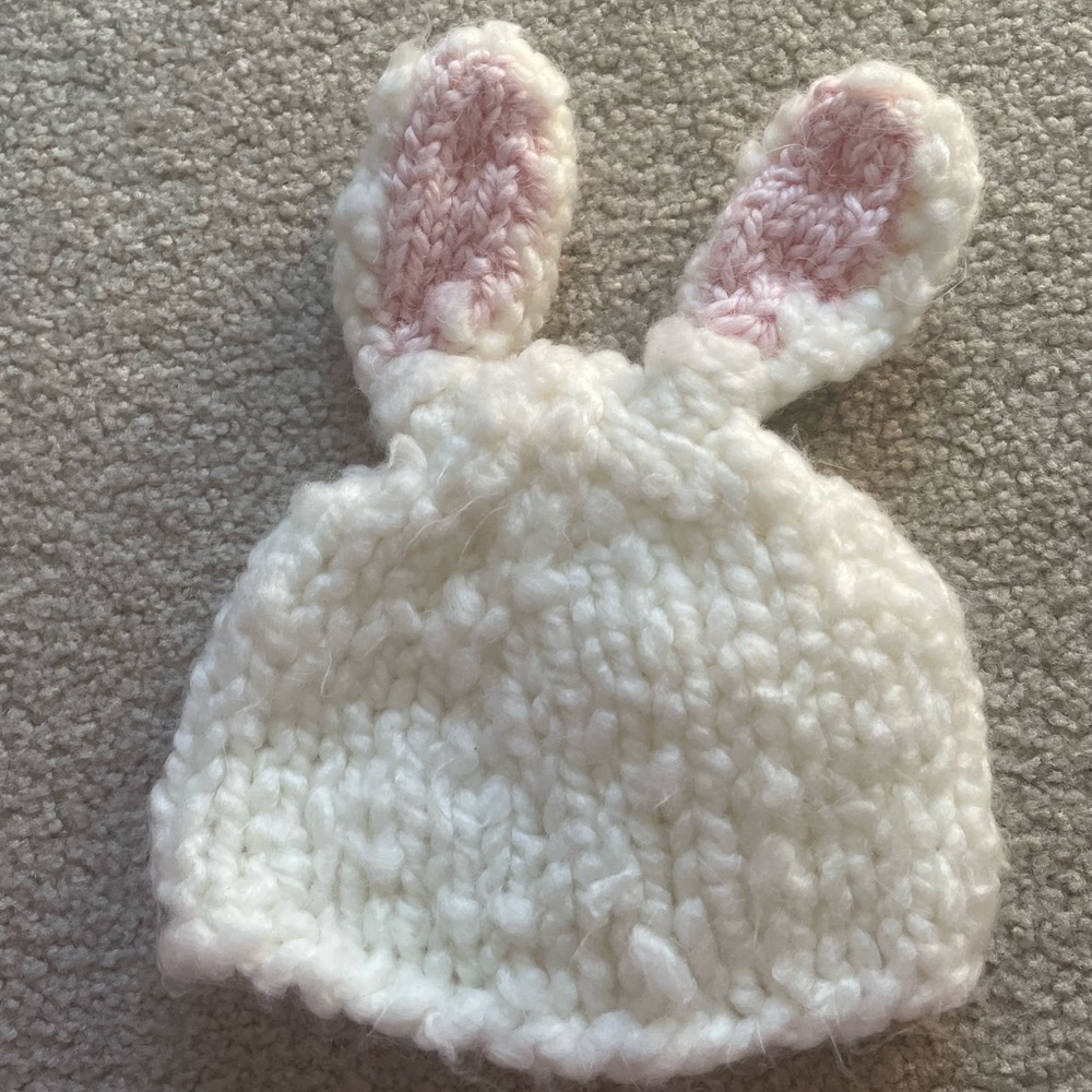 💰 bunny beanie
